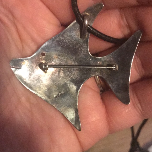 Vintage Silver Fish Pendent Pin - Picture 3 of 6